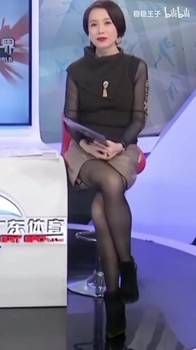 这谁能顶住啊！曾经广东体育台主持人郑怡！这黑丝长腿太绝了！